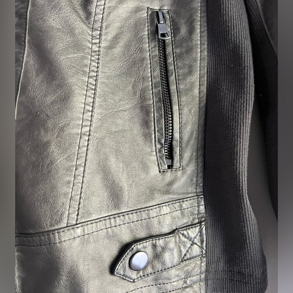 NWT Shelby Collection Grey Faux Leather Moto Jacket Medium - Picture 8 of 11